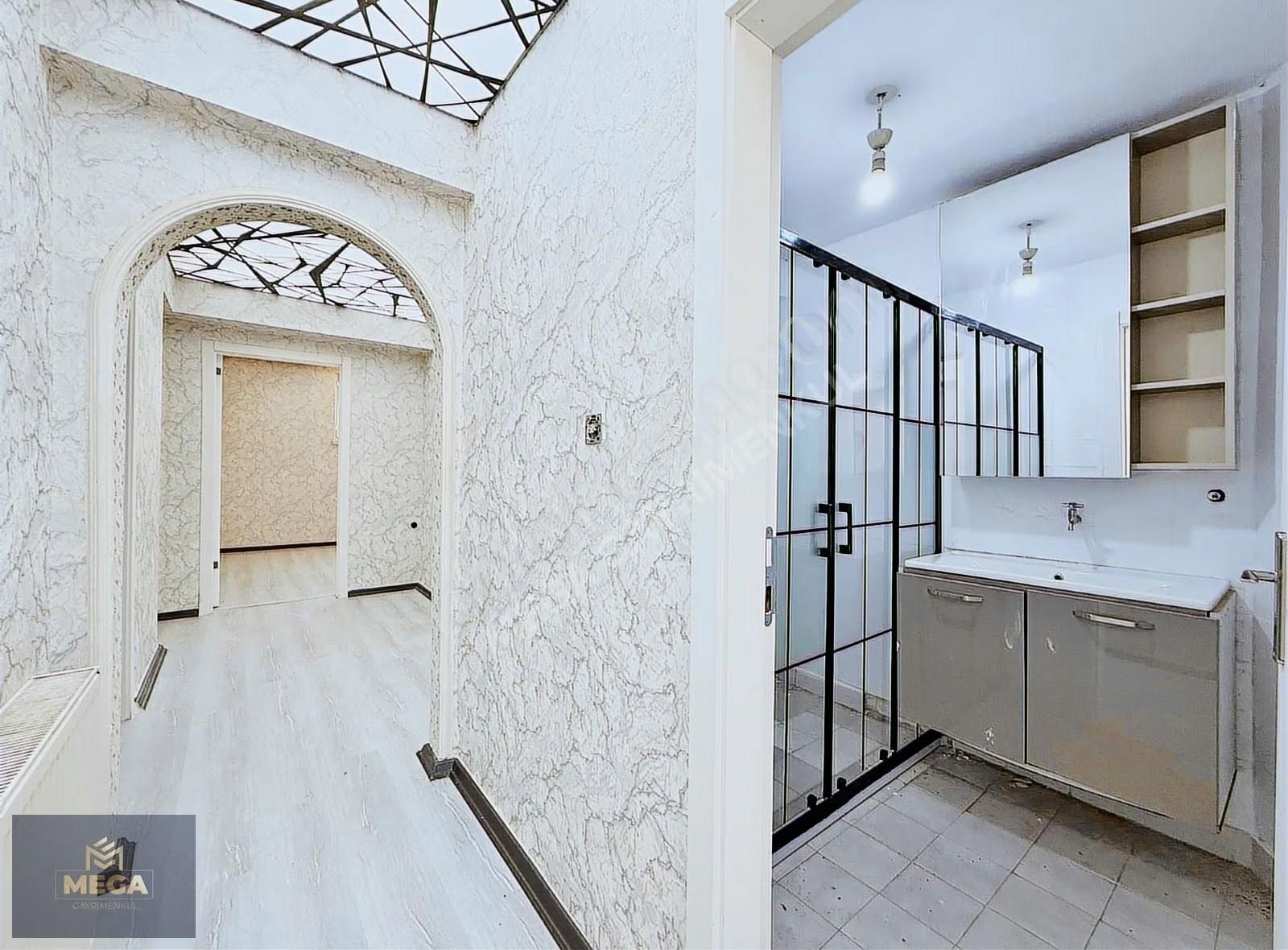 İncirlide Altında Tam Kat Olan Yüksek Giriş Ayarında Full Yapılı - Görsel 8