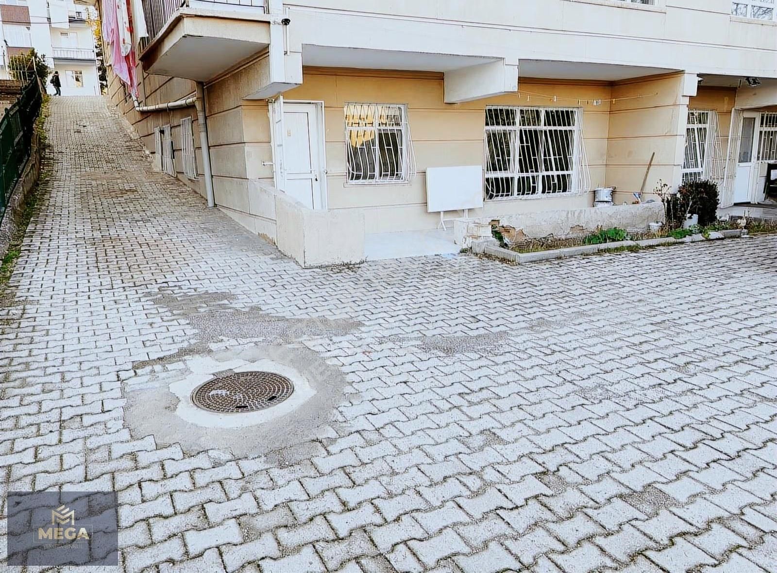 Refik Saydam Cad.üstü Tüm Cepheler Acık Bireysel Bahçeli Köktapu