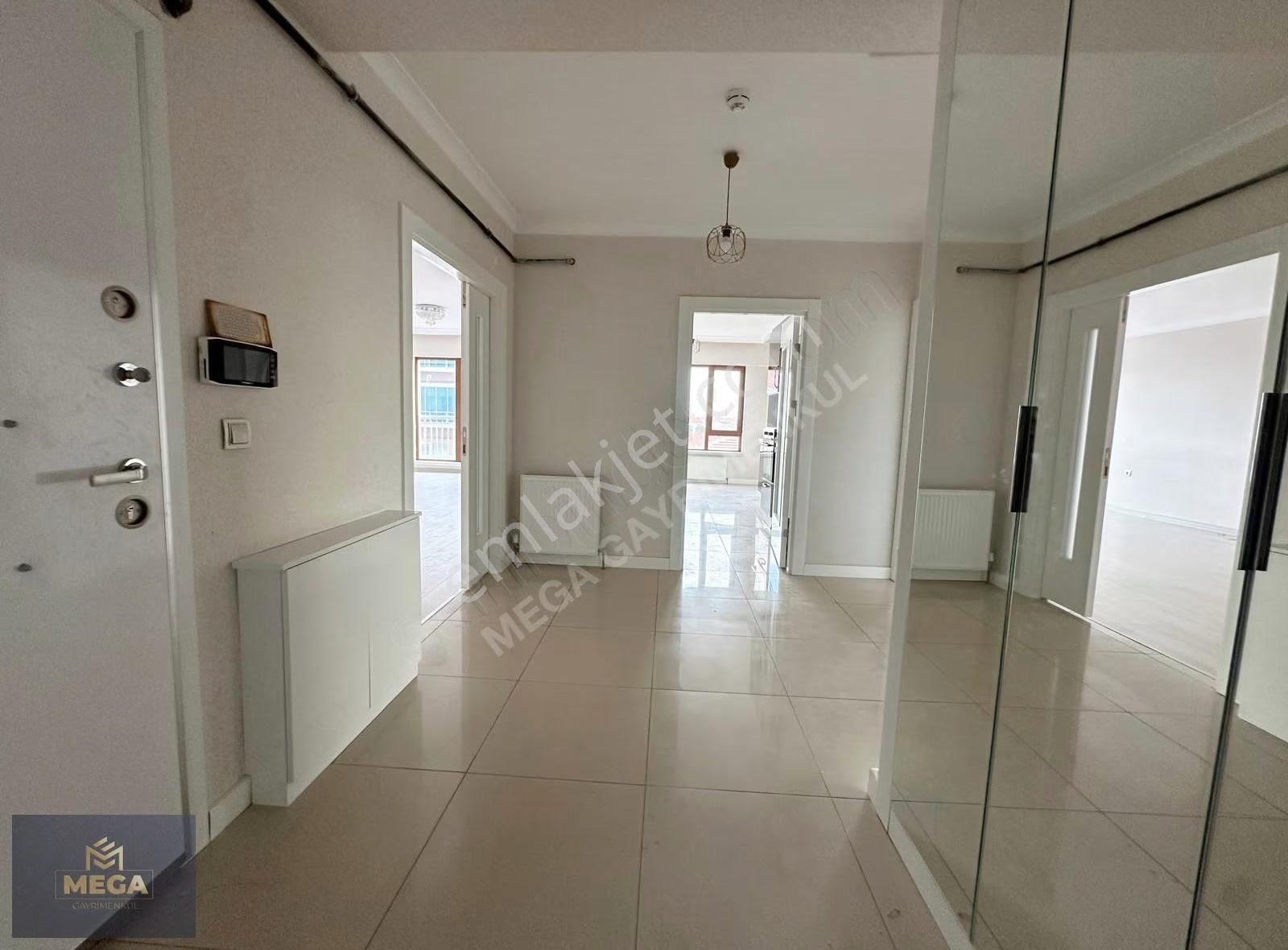 Muhteşem Büyüklükte Site İçinde Lüks Yapılı Ank.manzaralı - Görsel 5