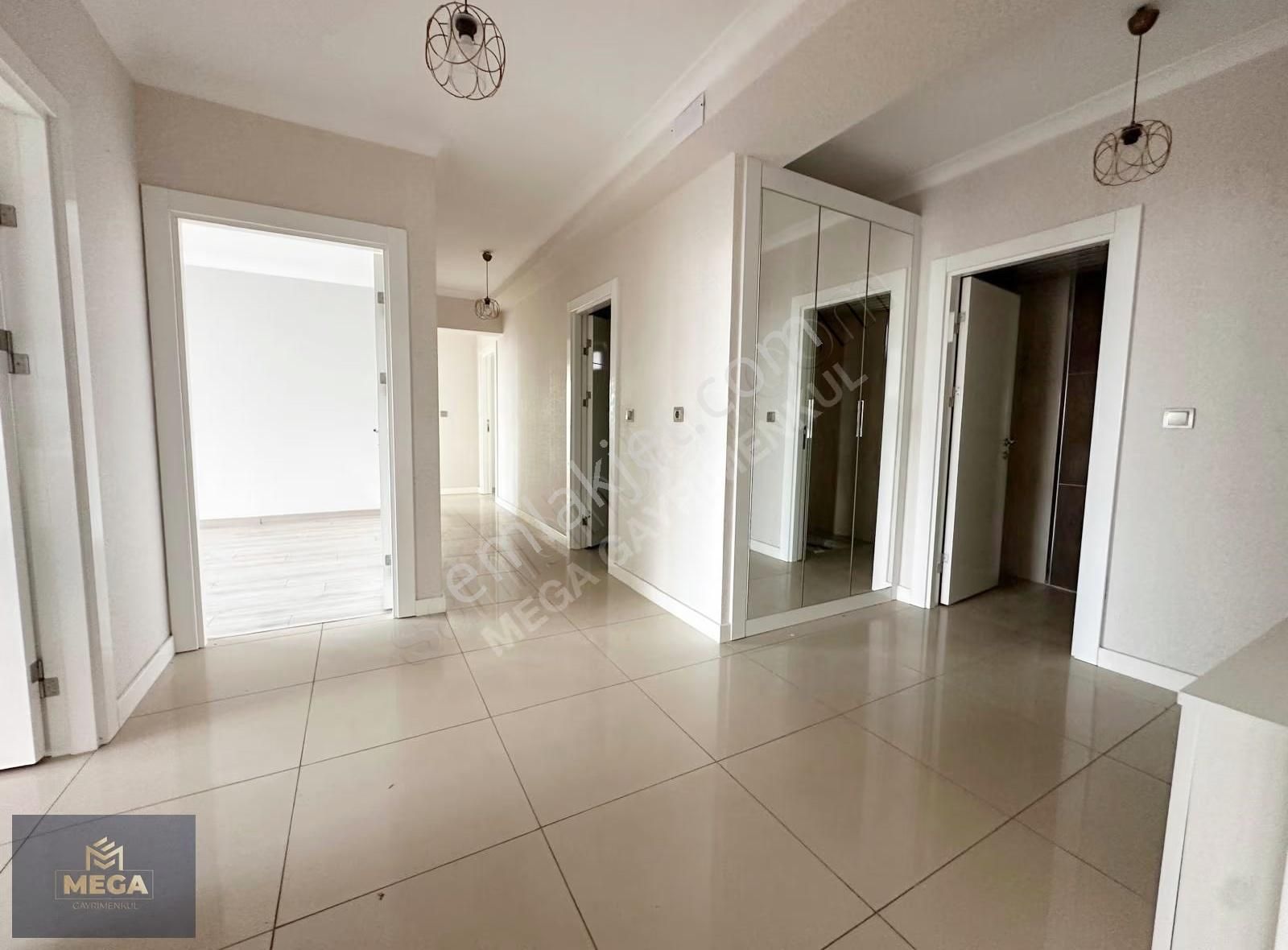 Muhteşem Büyüklükte Site İçinde Lüks Yapılı Ank.manzaralı - Görsel 4