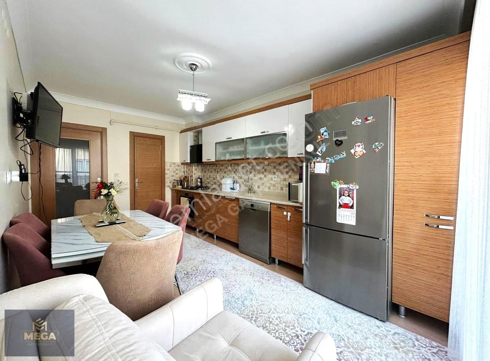 Mega'dan Yayla Mh*cadde*üzerinde*3+1 Emsalsiz*m2*kareli*daire!!!