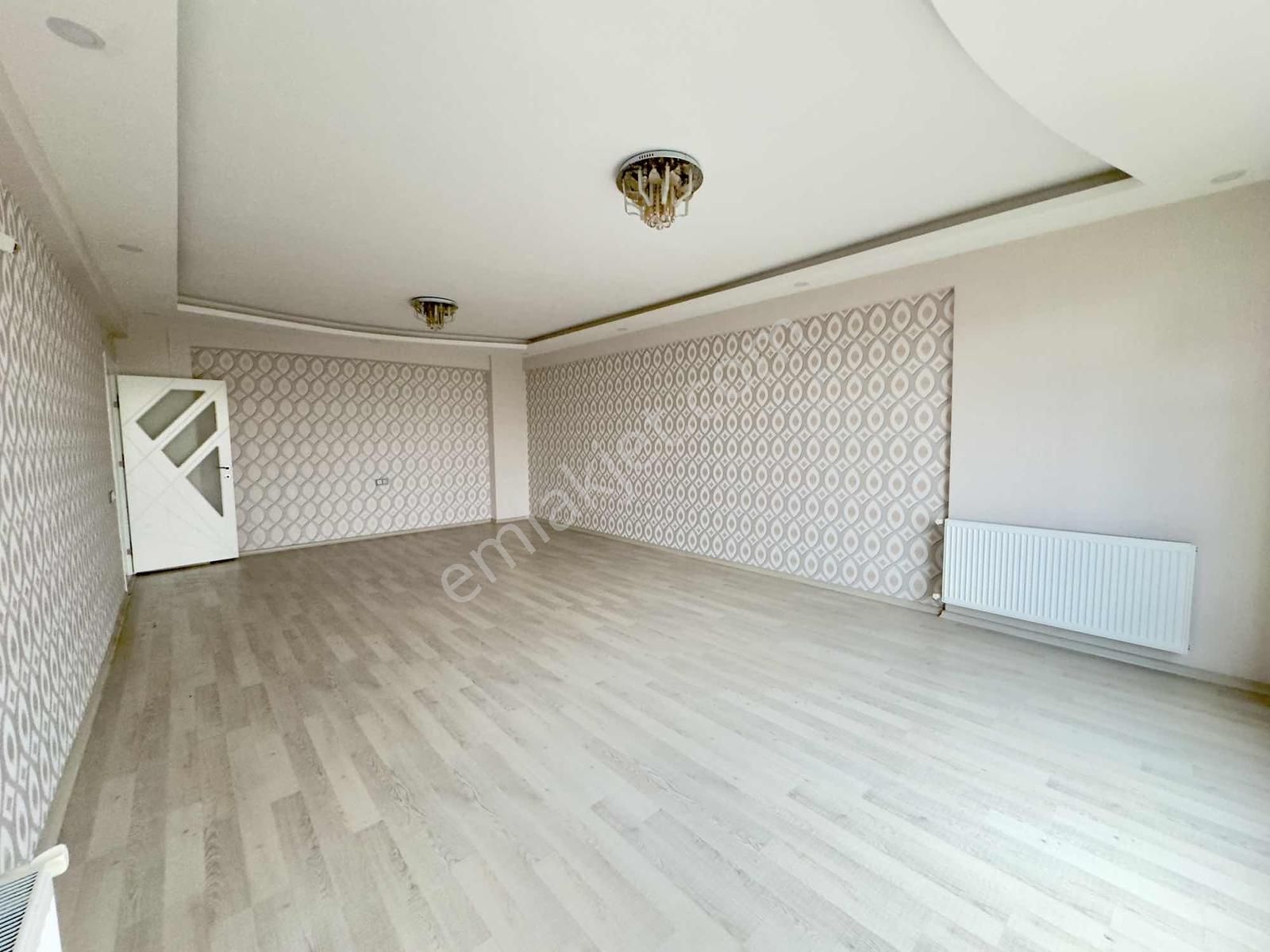 Yasin Batan'dan Süper Konumda Masrafsız Geniş 4+1 Lüks Daire - Görsel 14