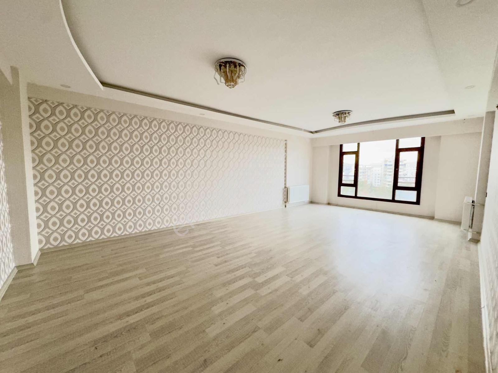 Yasin Batan'dan Süper Konumda Masrafsız Geniş 4+1 Lüks Daire - Görsel 3