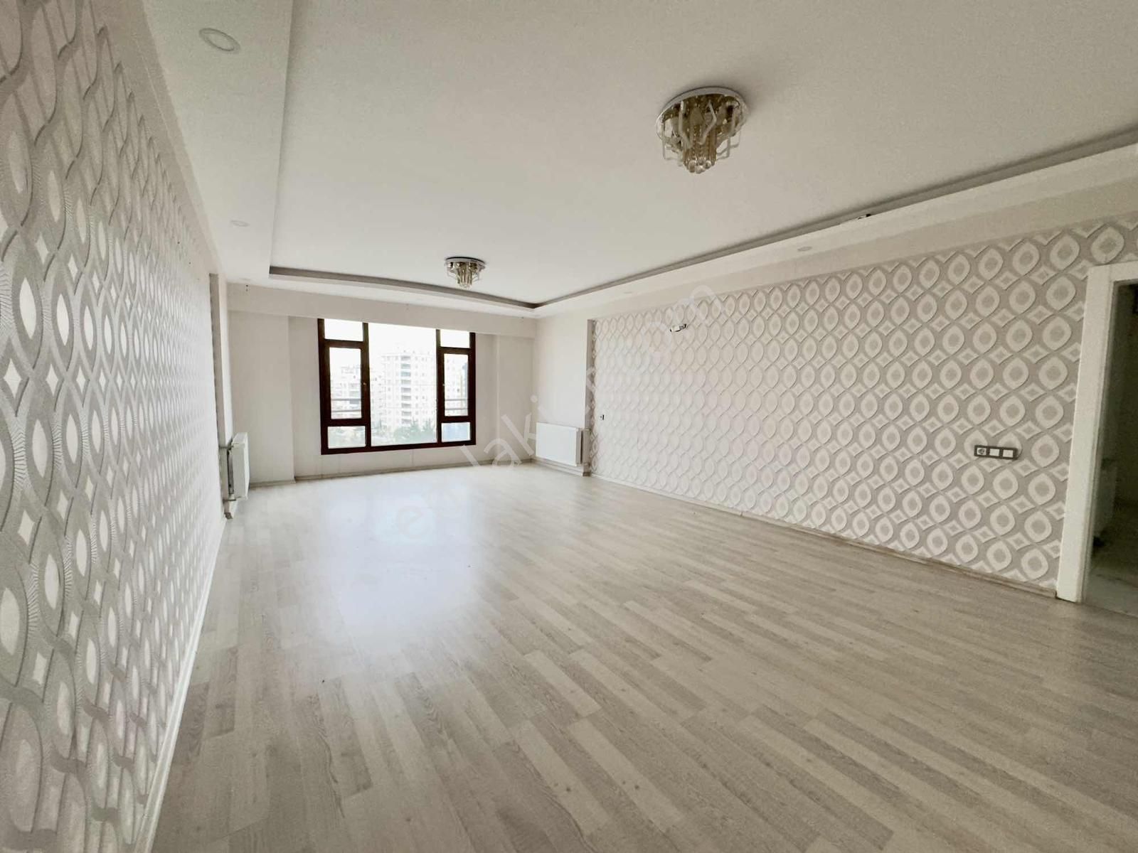 Yasin Batan'dan Süper Konumda Masrafsız Geniş 4+1 Lüks Daire - Görsel 13