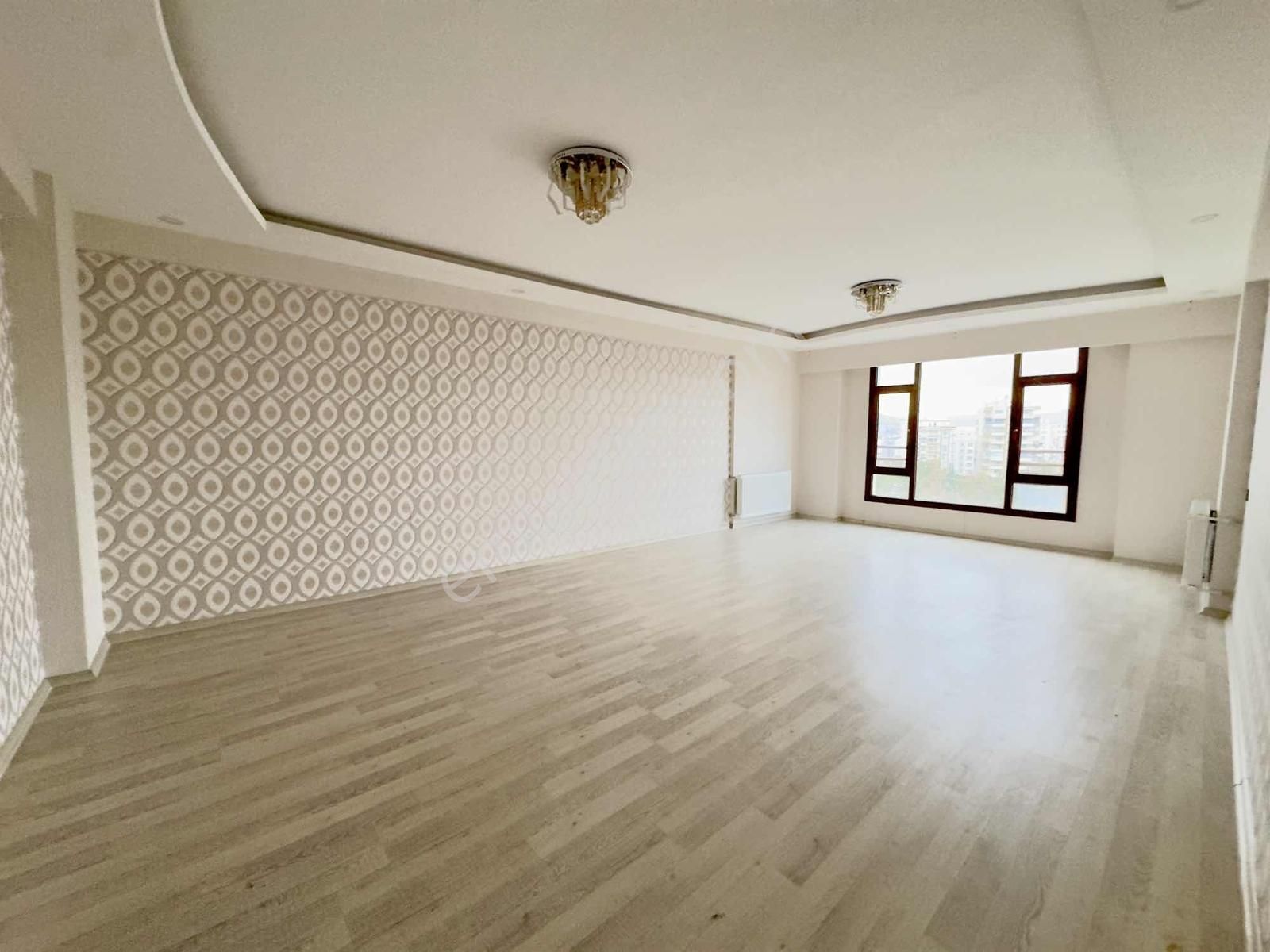 Yasin Batan'dan Süper Konumda Masrafsız Geniş 4+1 Lüks Daire - Görsel 12