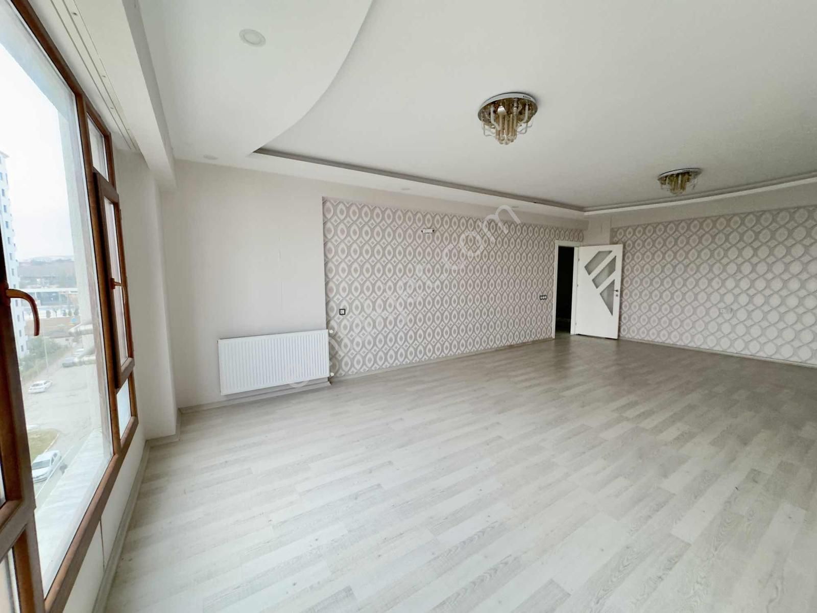 Yasin Batan'dan Süper Konumda Masrafsız Geniş 4+1 Lüks Daire - Görsel 15