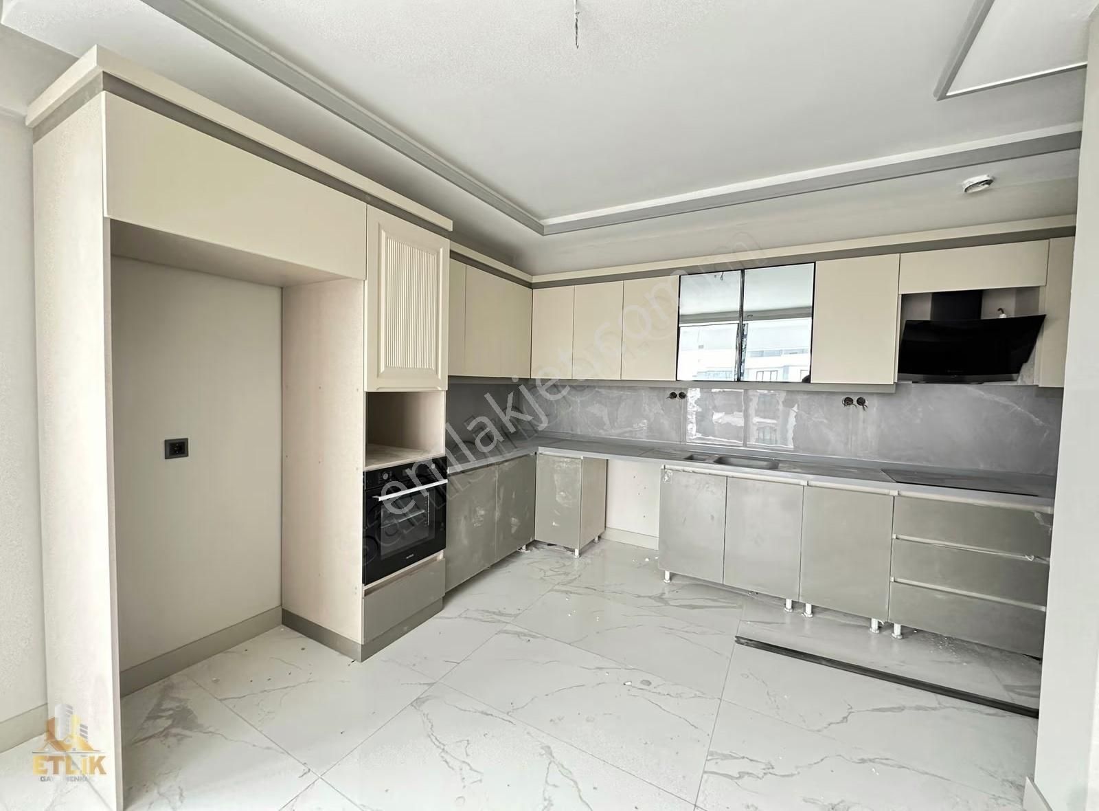 Etlik'den Ovacık Bulvar'da 4+1 Konforlu Yapı 3 Banyolu Daire !!!