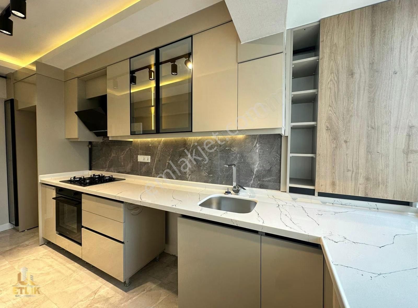 Etlik'den Aşağı Eğlence'de Katta Ultra Lüx Daire !!!!