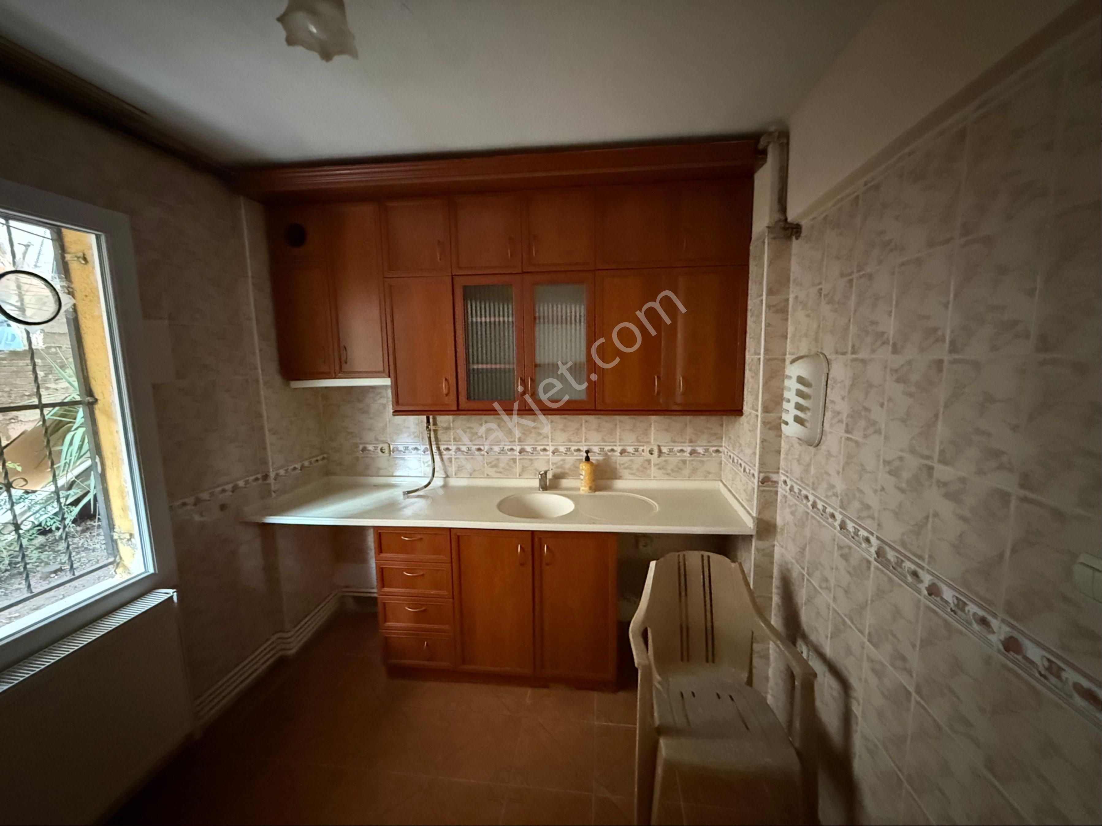 Bornova Atatürk Mahallesin’de Kiralık 3+1 Geniş Bahçeli Harika Lokasyon’da - Görsel 8