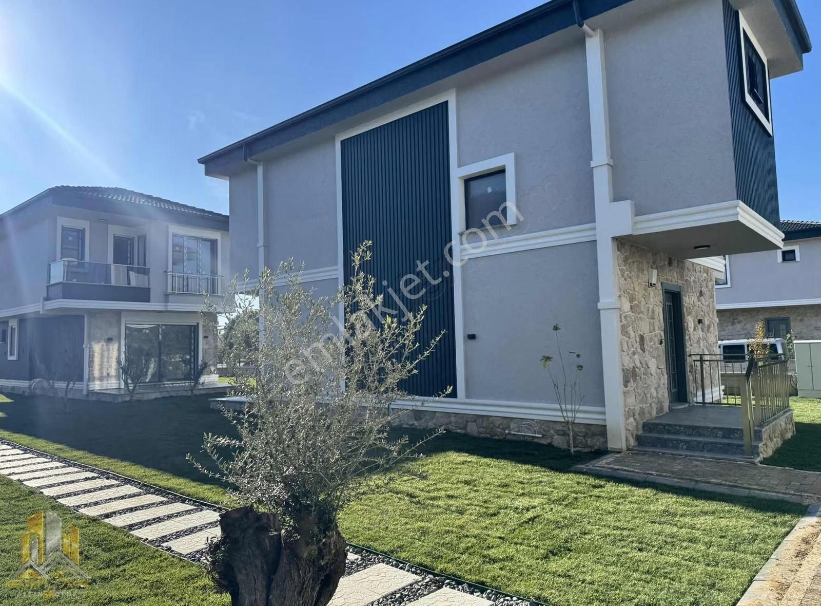 Emlak-58'den Küçükkuyu Merkezde Denize Yakın Sıfır 3+1 Villalar - Görsel 15