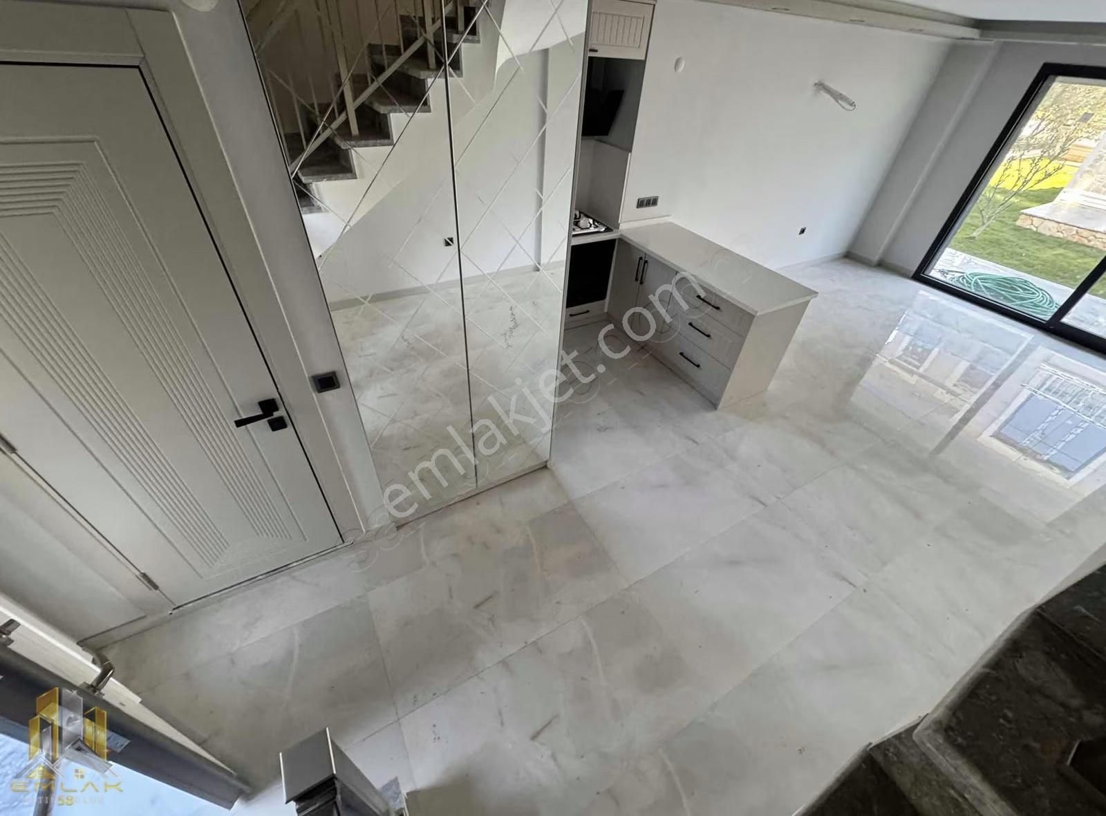 Emlak-58'den Küçükkuyu Merkezde Denize Yakın Sıfır 3+1 Villalar - Görsel 8