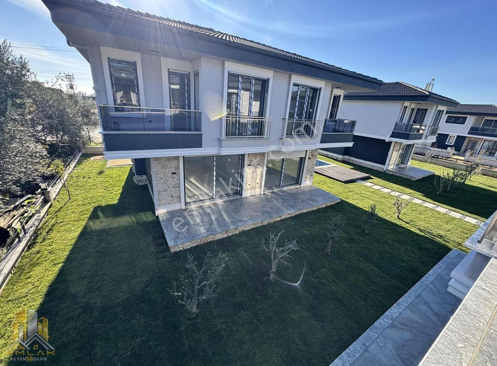 Emlak-58'den Küçükkuyu Merkezde Denize Yakın Sıfır 3+1 Villalar - Görsel 18