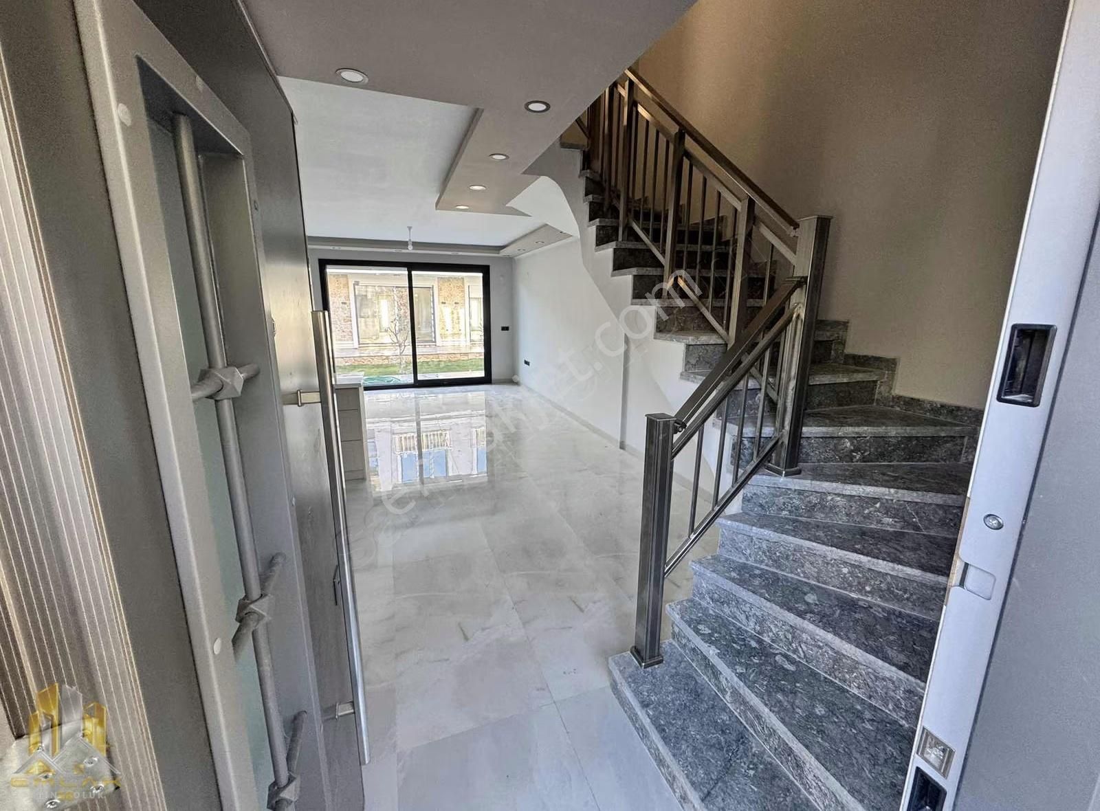 Emlak-58'den Küçükkuyu Merkezde Denize Yakın Sıfır 3+1 Villalar - Görsel 20