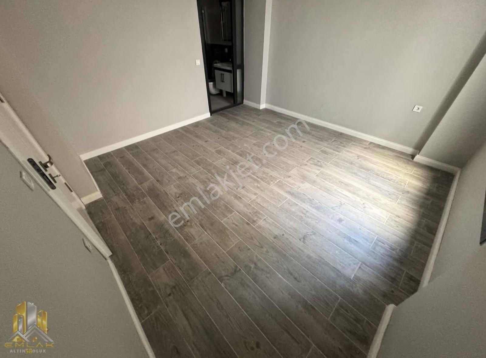 Emlak-58,den Küçükkuyu Mıhlıda Satılık 3+1 Yüksek Giriş Daire - Görsel 6