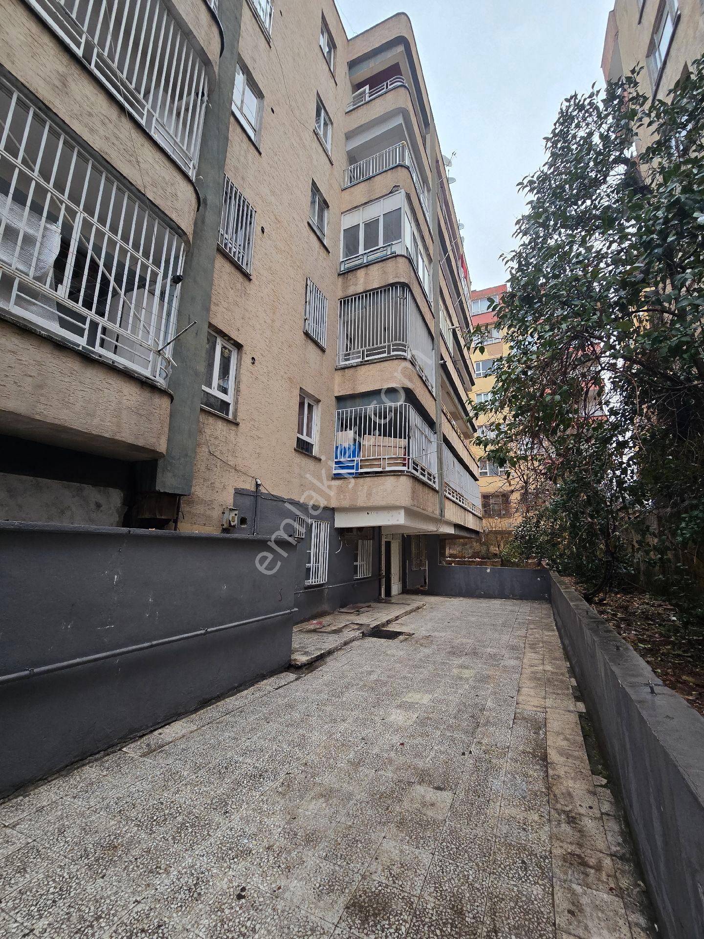 Bamyasuyu Mahallesi'ndeacil Satılık 2+1 Daire - Görsel 3