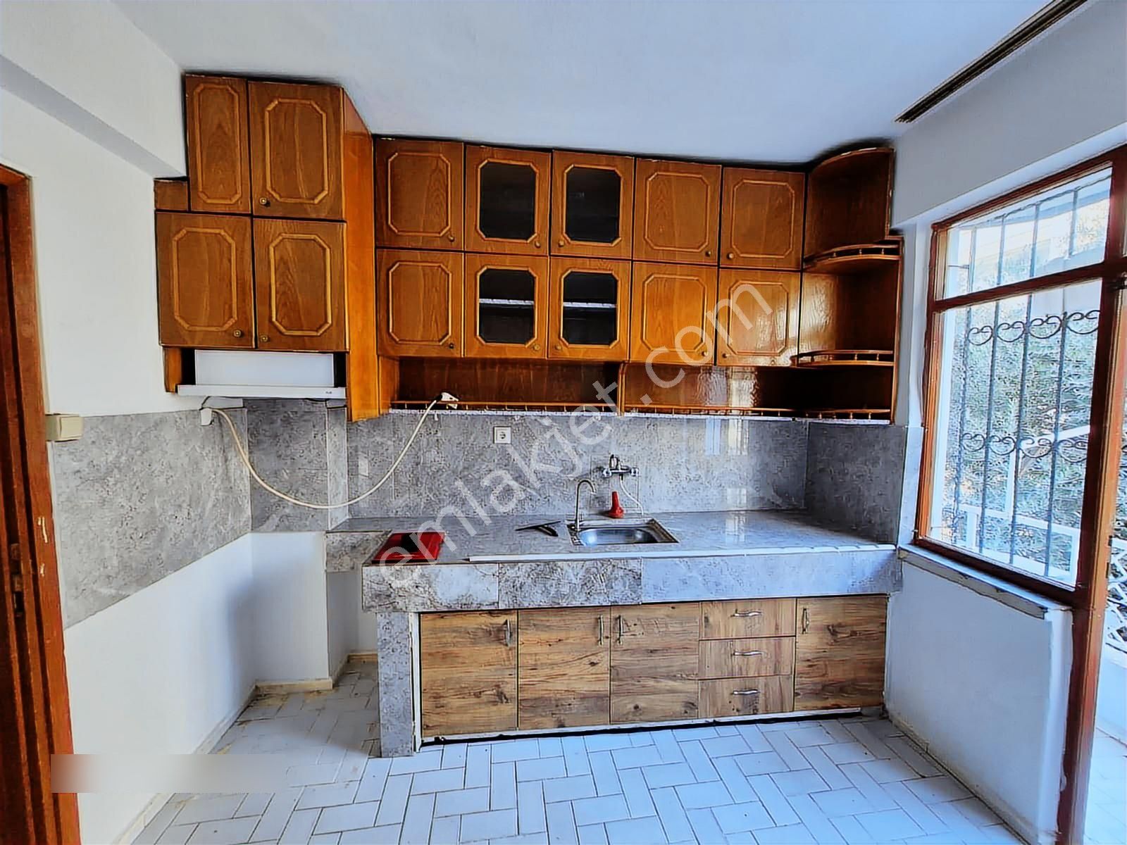 Etiler Merkezi Konumda Geniş 3+1 Kiralık Daire - Görsel 26