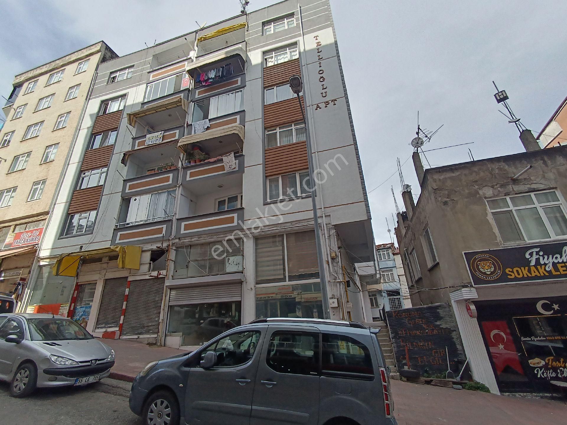 İlkadım Unkapanı Mahallesinde Satılık Daire Cadde Üzerinde