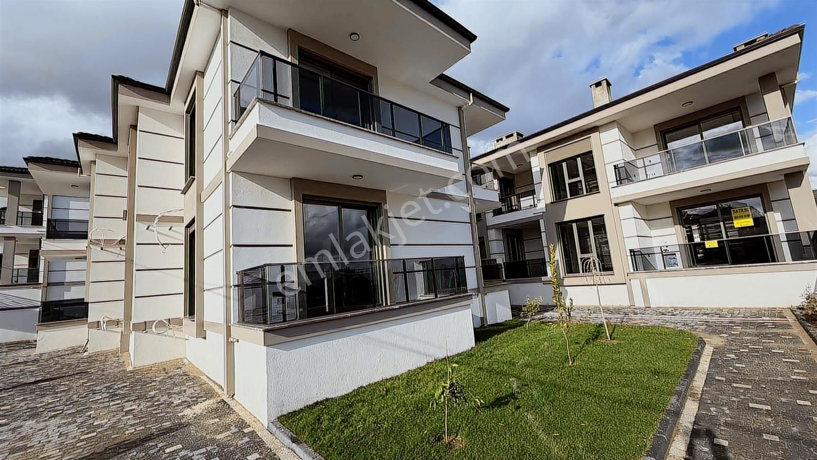 Güre'de Site İçerisinde Havuzlu 2+1 - Görsel 11