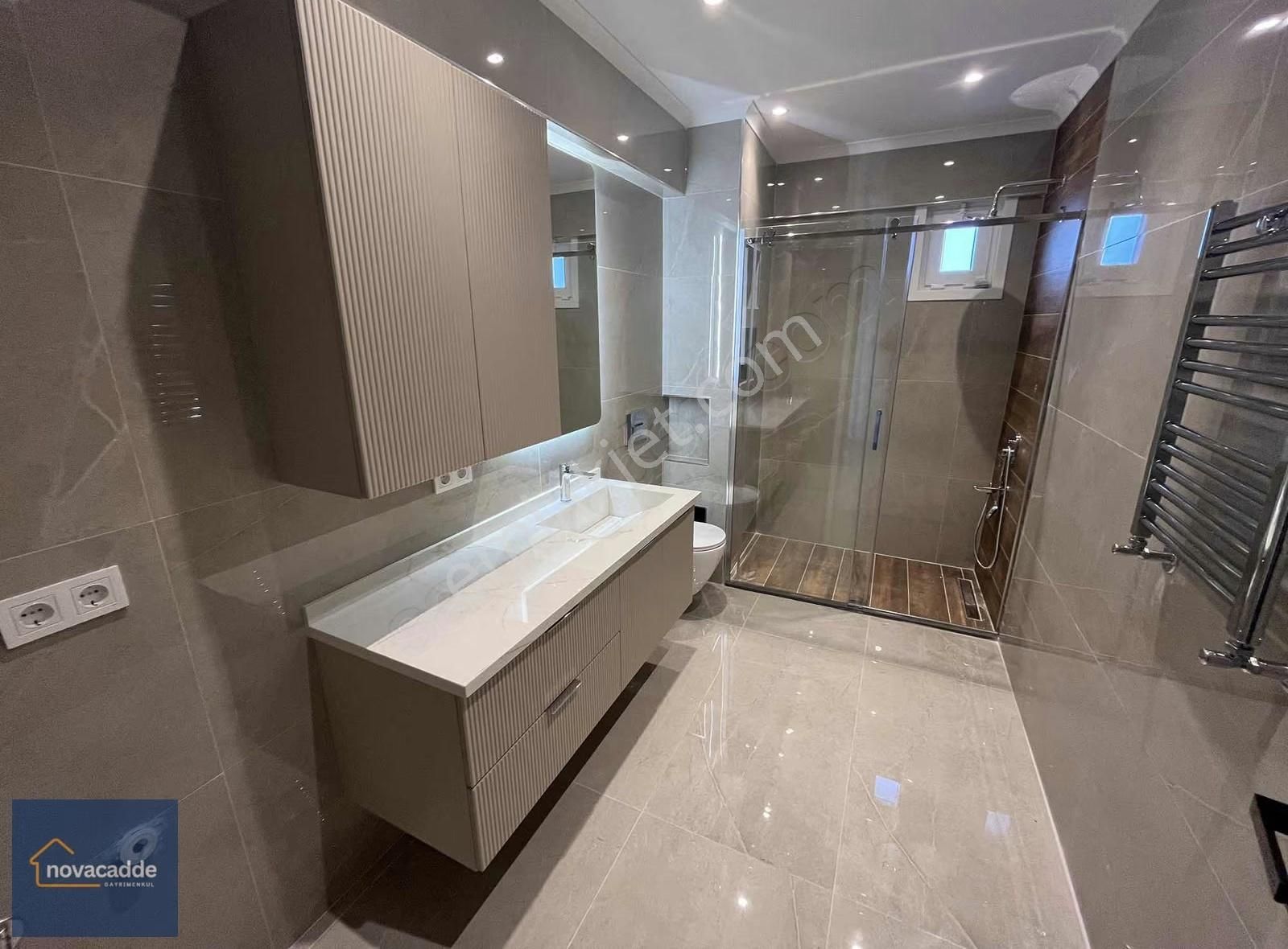 Özel Mimari Dekorlu, 2000 Yılında Yapılmış 3+1 Satılık Daire - Görsel 14