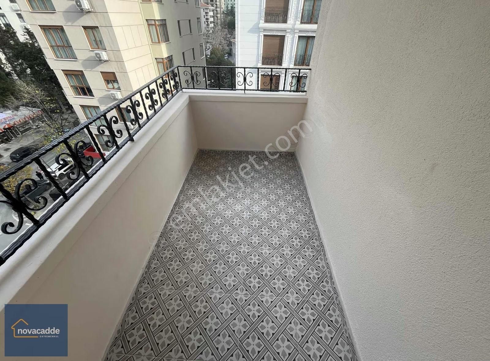 Özel Mimari Dekorlu, 2000 Yılında Yapılmış 3+1 Satılık Daire - Görsel 13