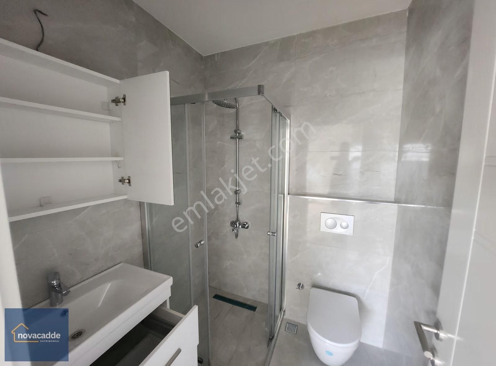 Göztepede Yeni Binada Çift Mutfaklı 195 M2 Net 4+2 Dubleks Daire - Görsel 17