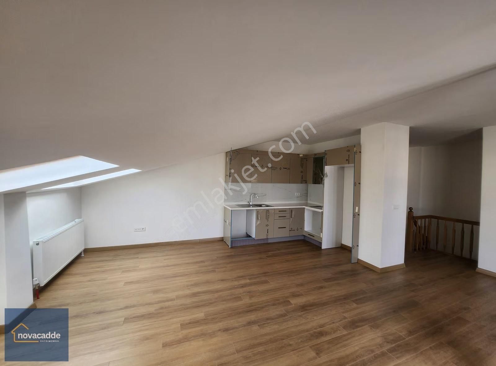 Göztepede Yeni Binada Çift Mutfaklı 195 M2 Net 4+2 Dubleks Daire - Görsel 26