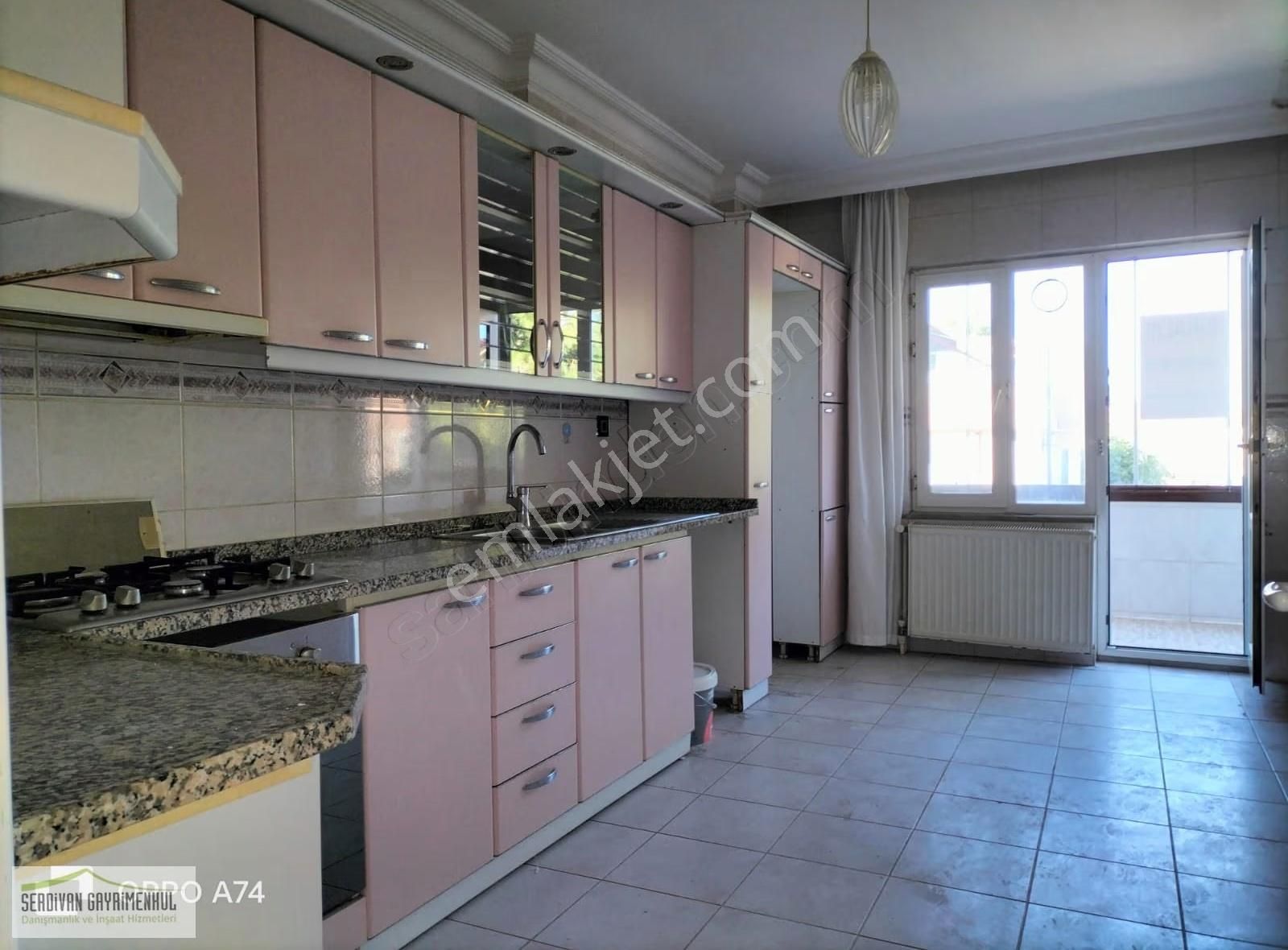 Sakarya Merkezde Kiralık 3+1 Geniş Daire.. - Görsel 10