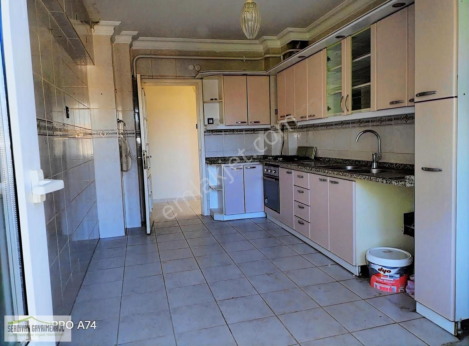 Sakarya Merkezde Kiralık 3+1 Geniş Daire.. - Görsel 32