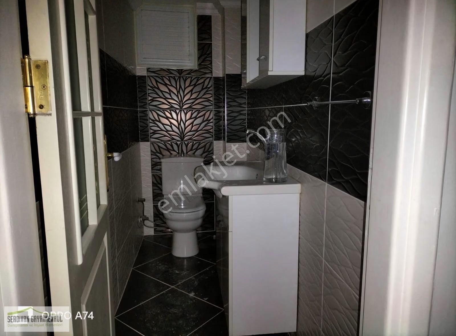 Sakarya Merkezde Kiralık 3+1 Geniş Daire.. - Görsel 19