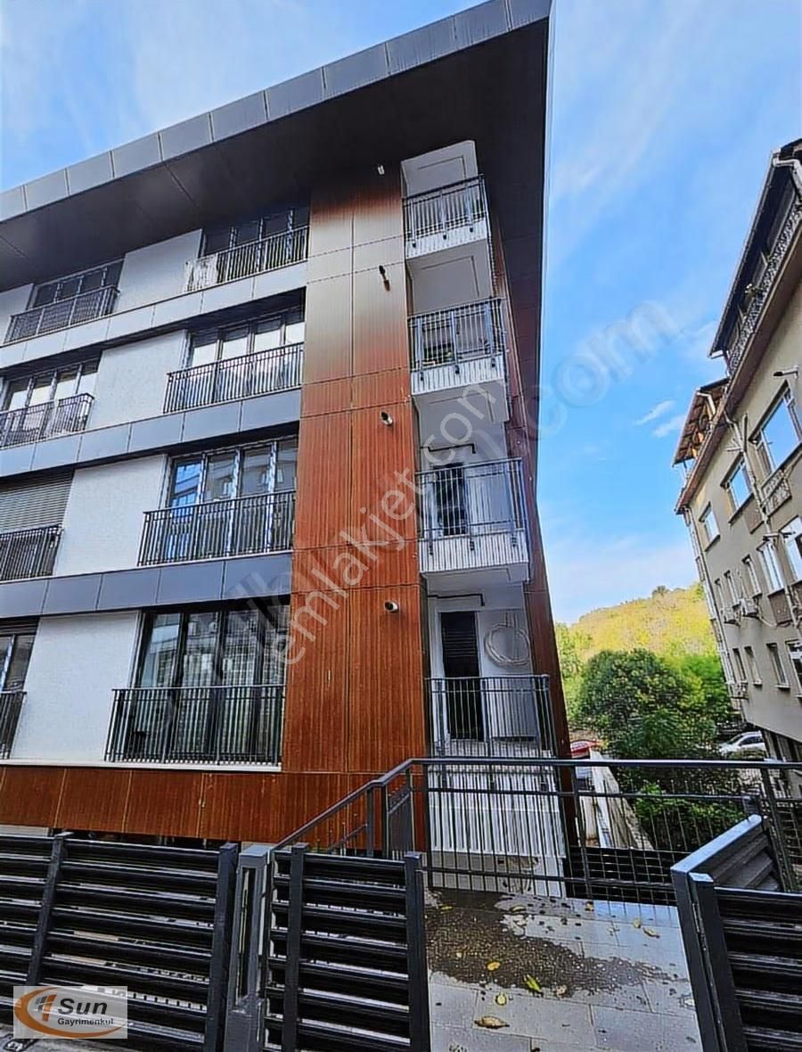 Uskudar İcadiye Mah Sifir Arakat 2+1 Firsat Daire Otoparkli