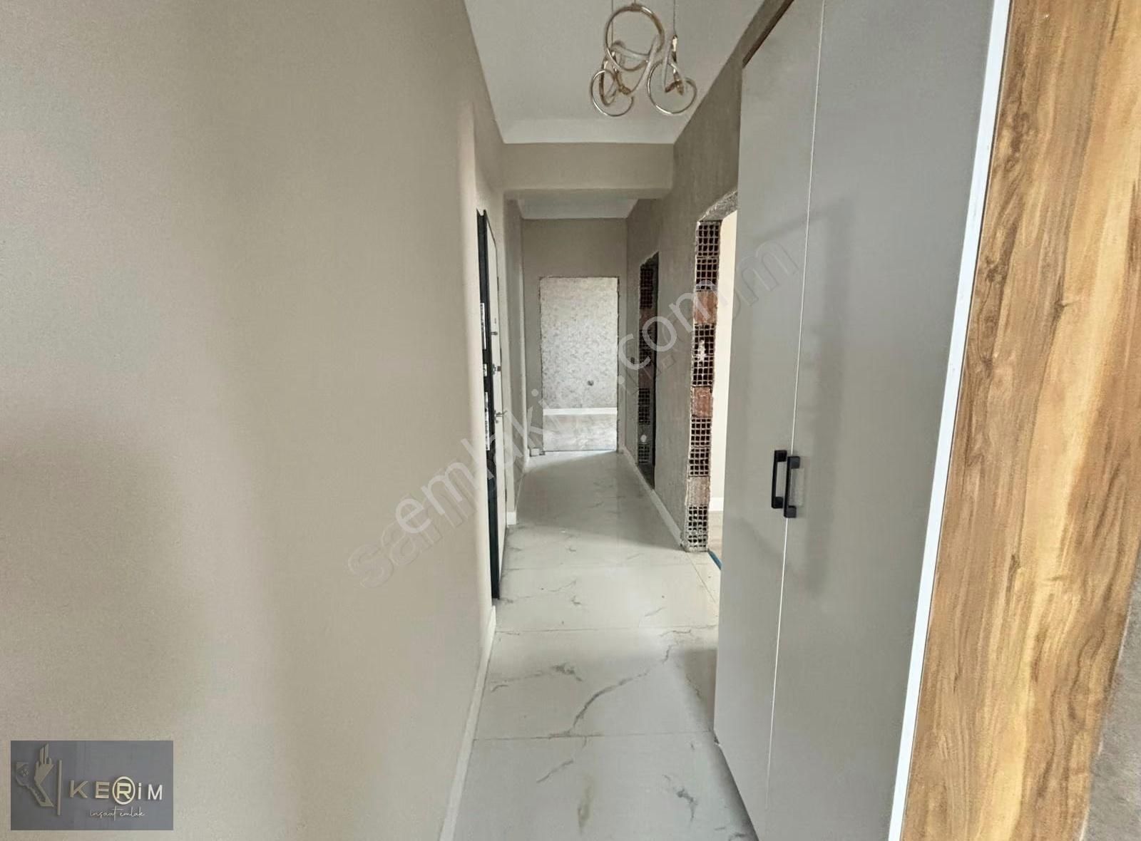 Kerim'den Küçükkuyu Merkez'de Deniz Manzaralı 2+1 Satılık Daire - Görsel 2