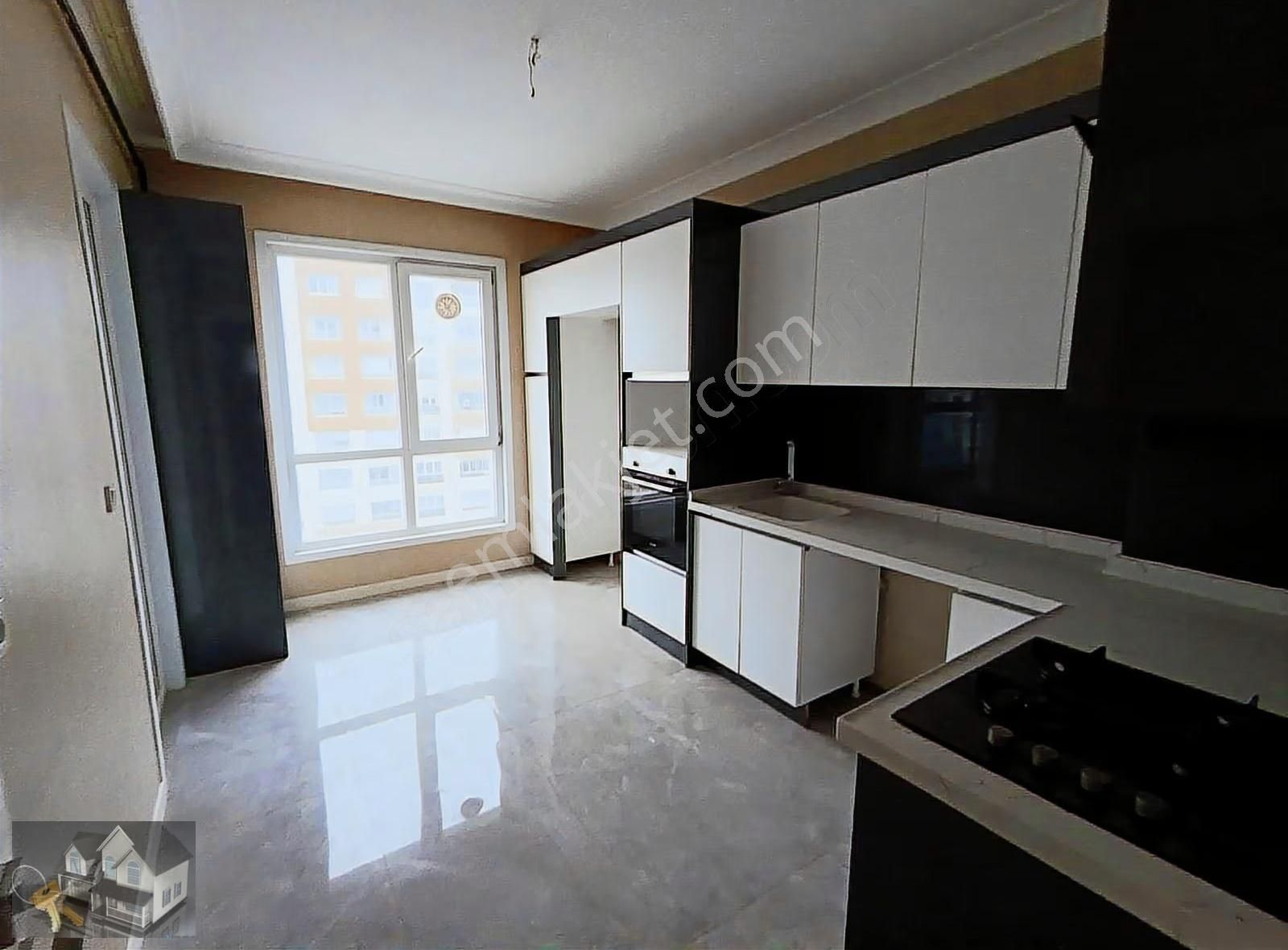 Ege Mahallesinde Mükemmel Konumda Yeni Binada Satılık 4 +1 - Görsel 6