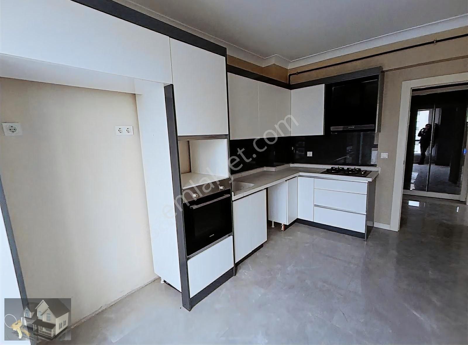 Ege Mahallesinde Mükemmel Konumda Yeni Binada Satılık 4 +1 - Görsel 7