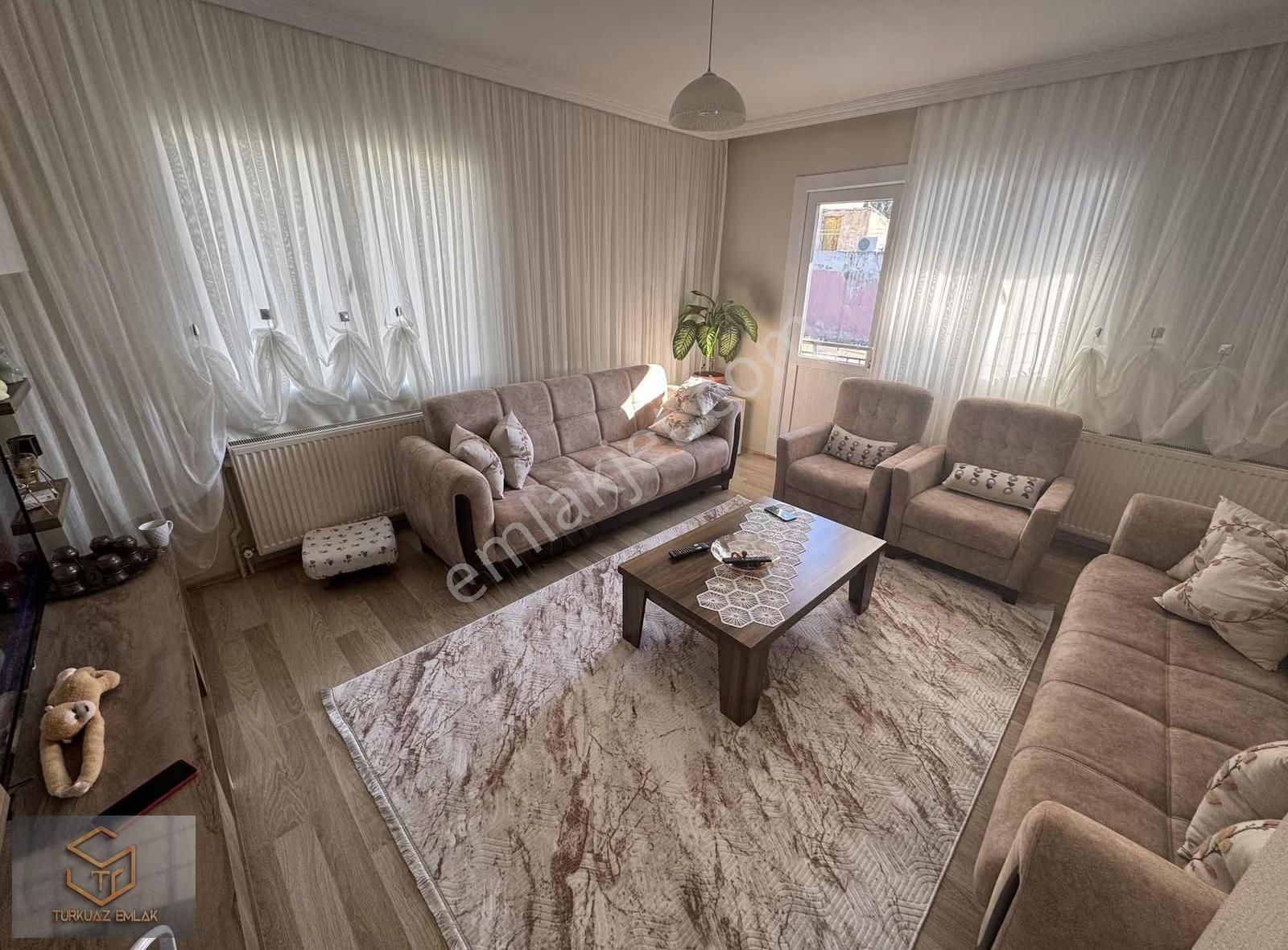 2 Katlı 305 Mt2 İçinde Satılık Bina