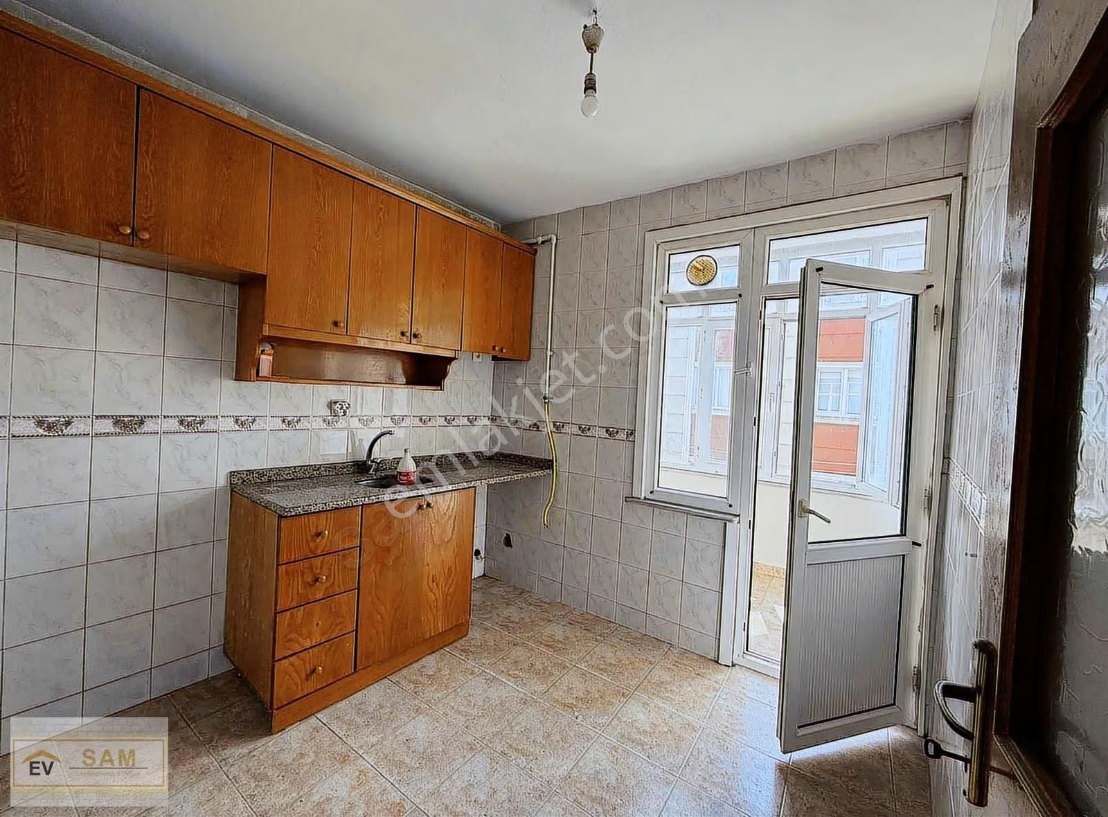 Metroya Yürüme Mesafesi Kiralık Geniş Daire - Görsel 12