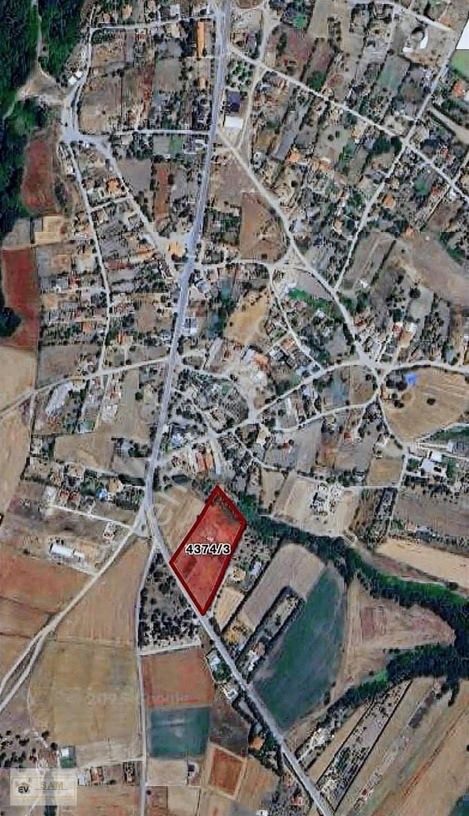 Silivride İmar Sınırında Yola Cephe 250 M² Yatırımlık Tarla