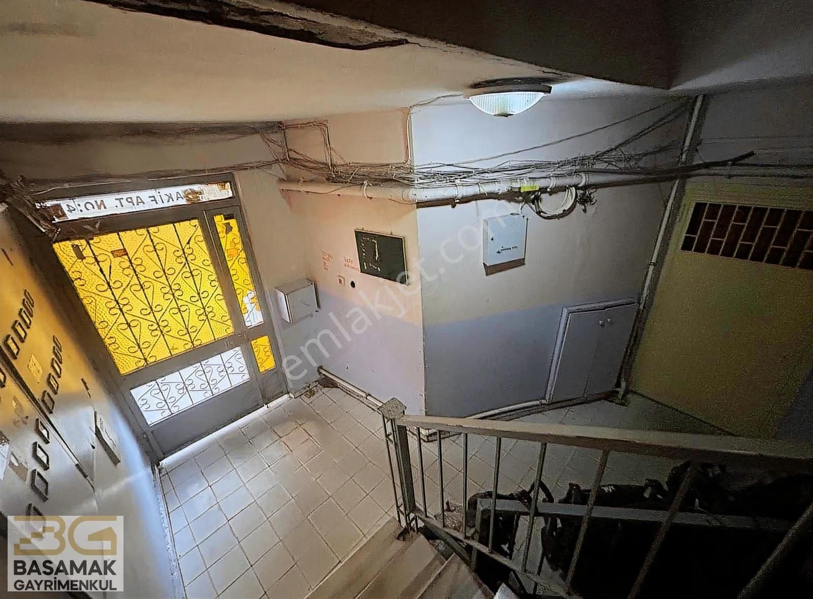Basamak Gayrimenkul'den Güngören Merkez Mahallesinde Satılık 2+1 - Görsel 2