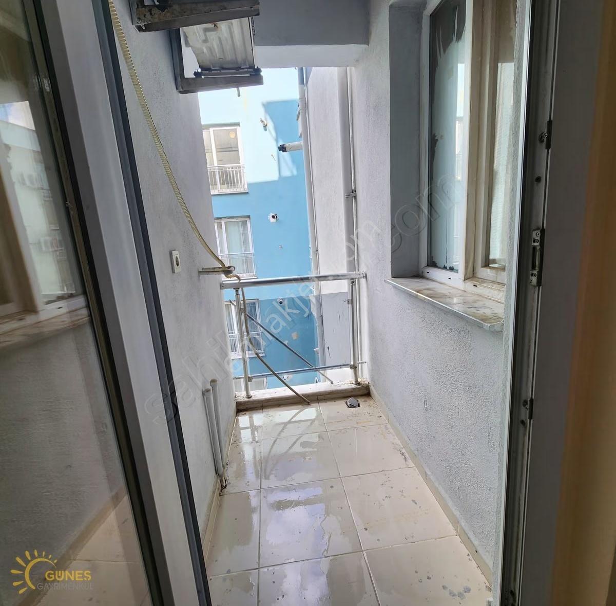 Orta Mahallede Güzel Konumda Eşyalı Klimalı Balkonlu 1+1 Satılık - Görsel 3