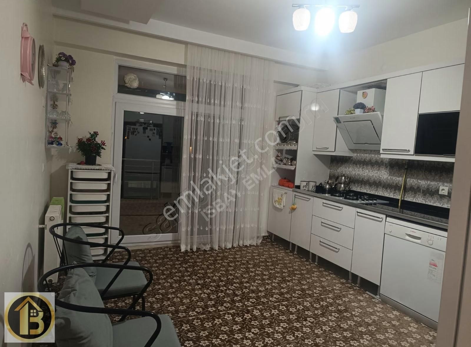 Vefa Evlerinde Satılık Lüks Daire - Görsel 4