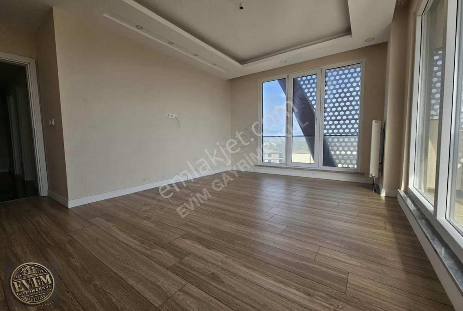 Evim Gayrimenkul'den Havuzlu Güvenlikli Sitede 3+1 Lüx Daire