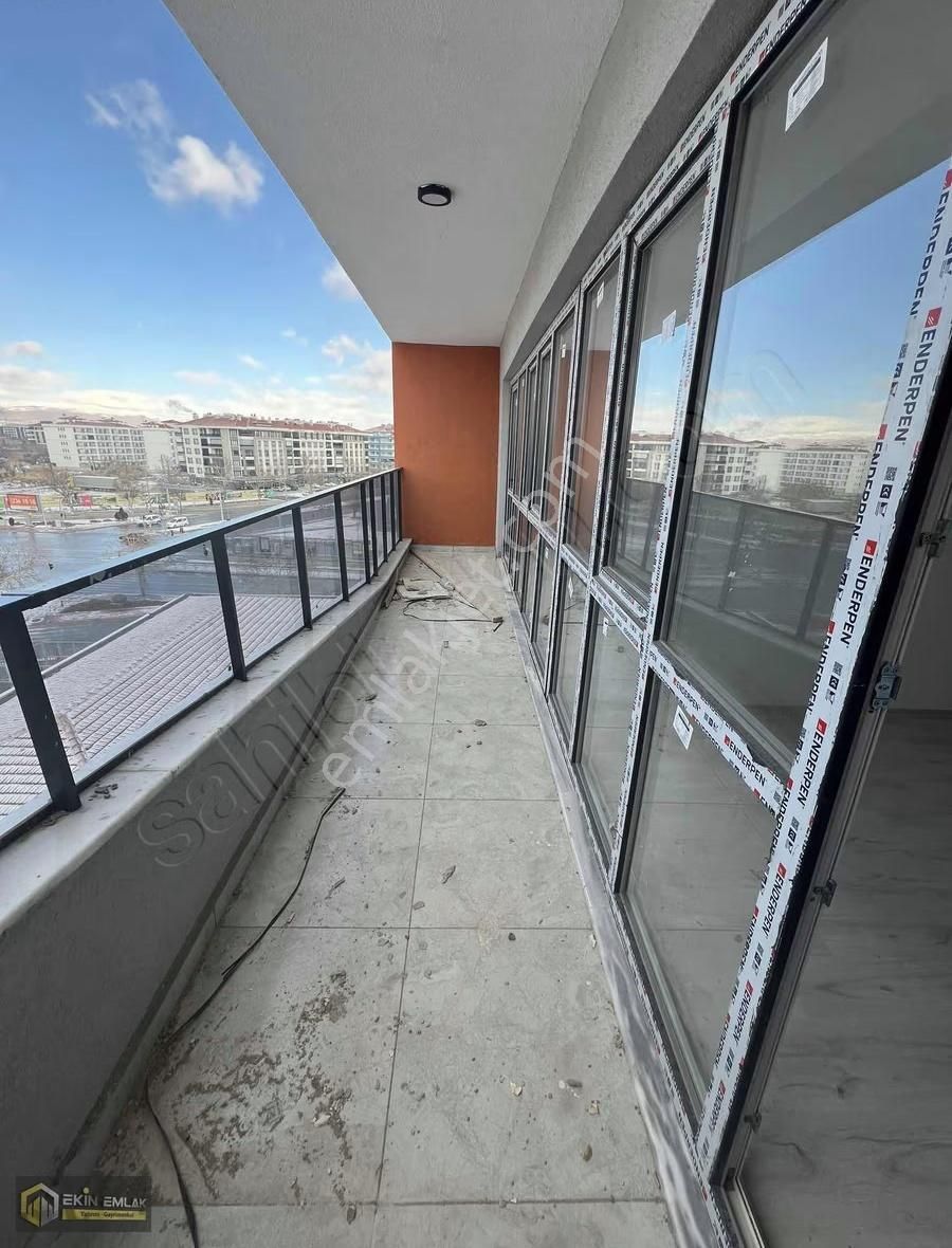 Aslanlı Kışla Caddesi Cepheli Satılık 1+1 Ofis Daire - Görsel 4