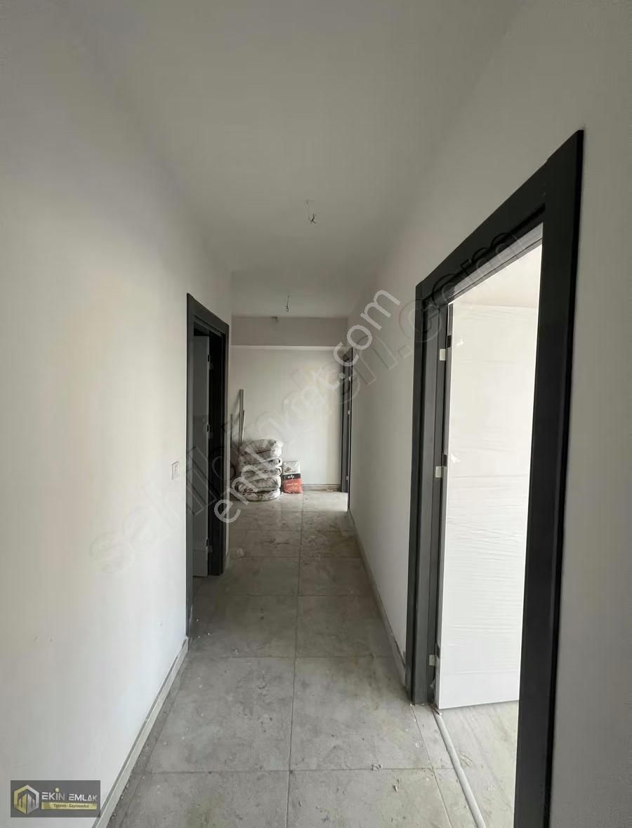 Aslanlı Kışla Caddesi Cepheli Satılık 1+1 Ofis Daire - Görsel 3