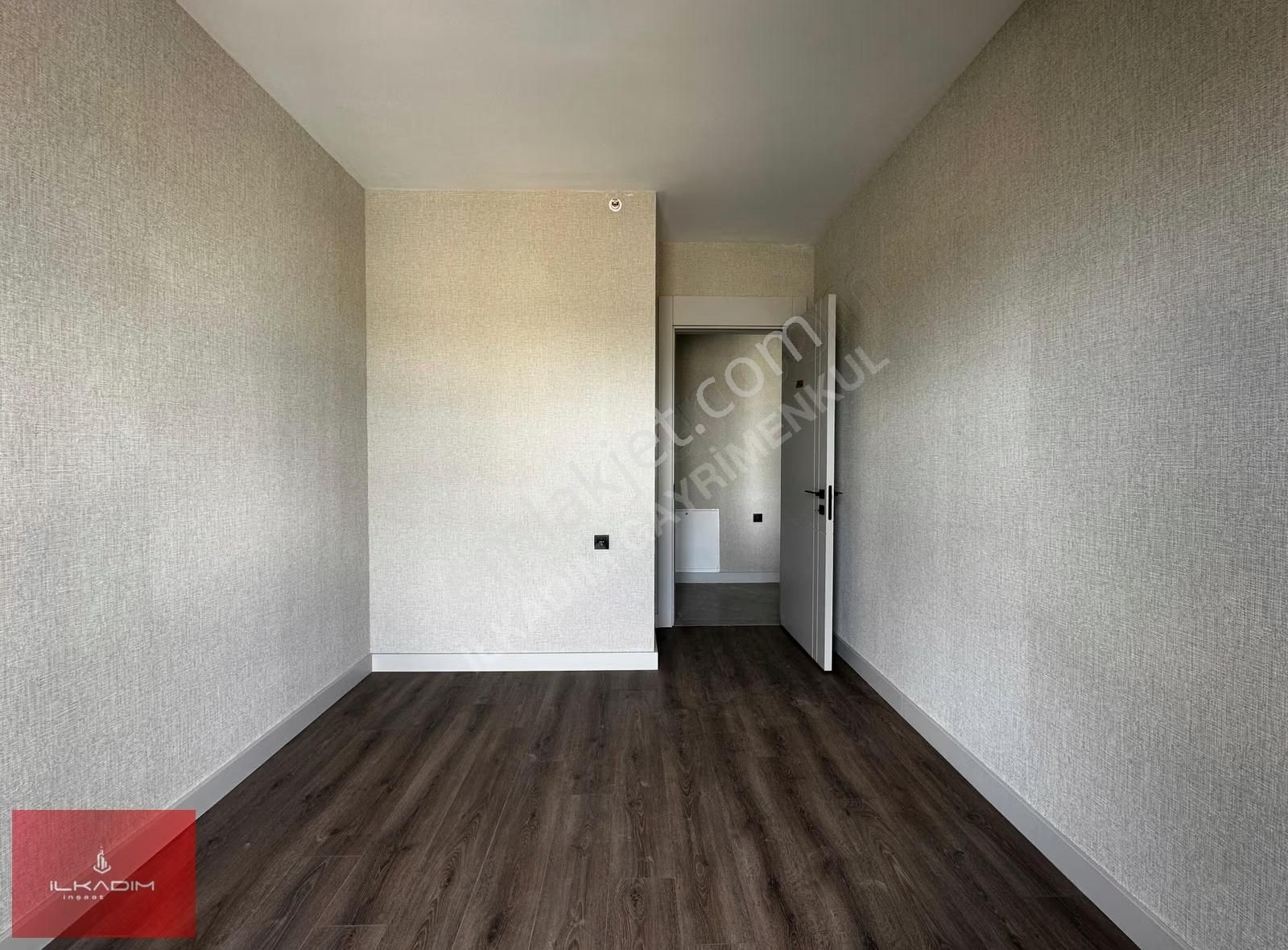 İlkadımdan Ovacıkta Bulvar Cephe Katta 2+1 Kapalı Mutfaklı - Görsel 4