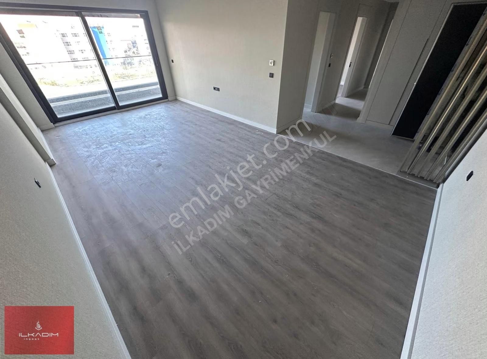 İlkadımdan Ovacıkta Bulvar Cephe Katta 2+1 Kapalı Mutfaklı