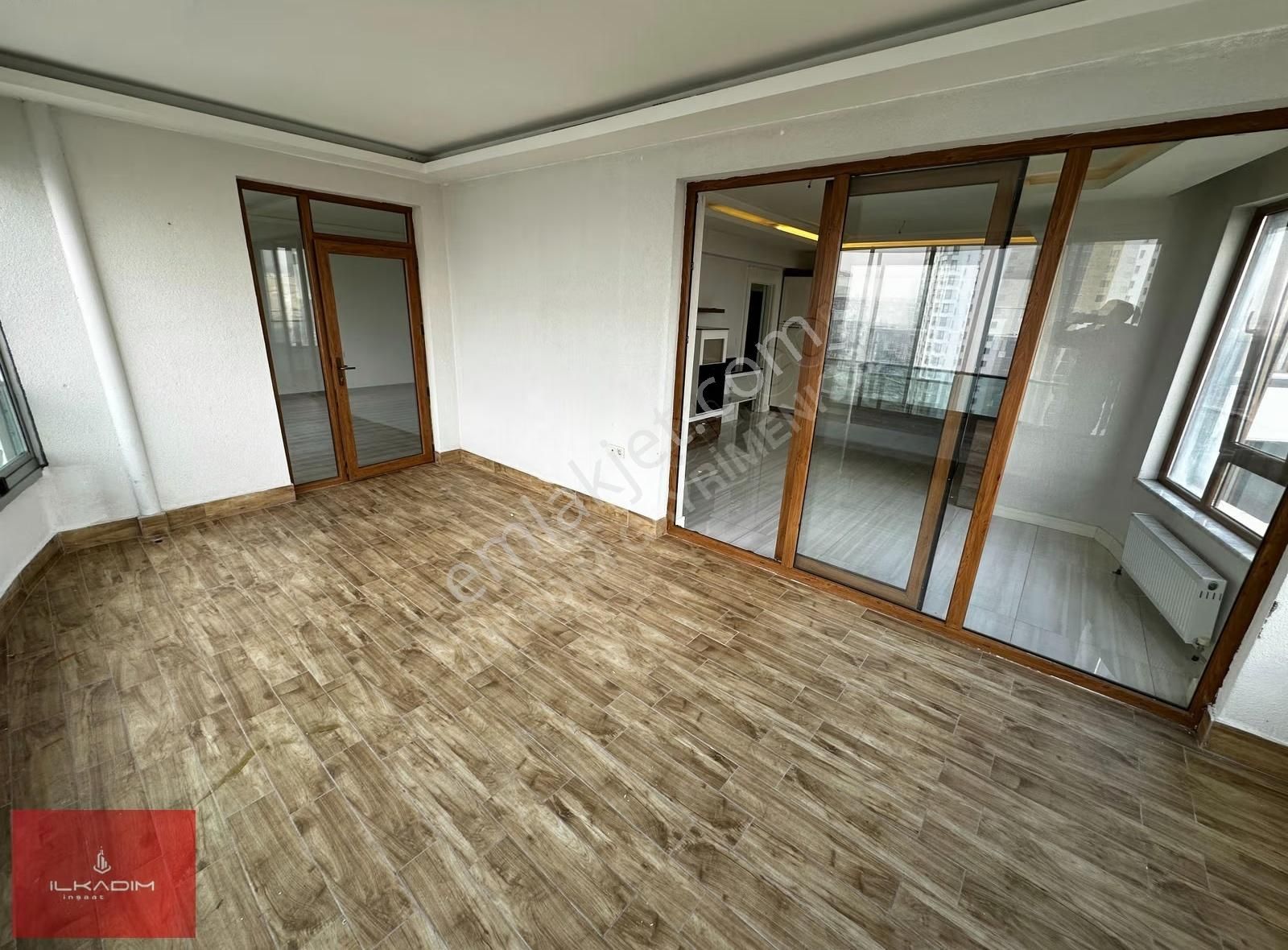 Yükseltepede 40m2lik Mutfağı 210m2 Genişliği İle 4+1 Sitedairesi - Görsel 17