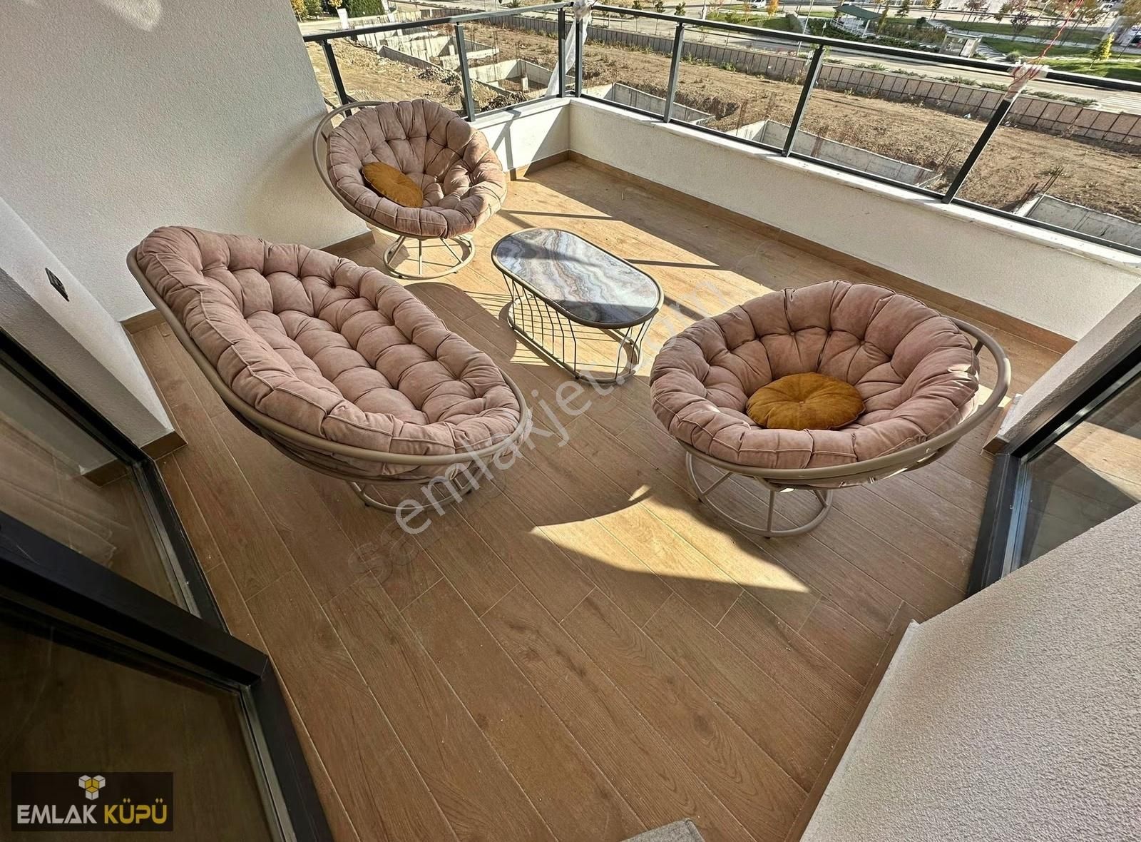 Bağlıca Mah'de Satılık 4+1 Şehir Manzaralı Cadde Üstü Daire