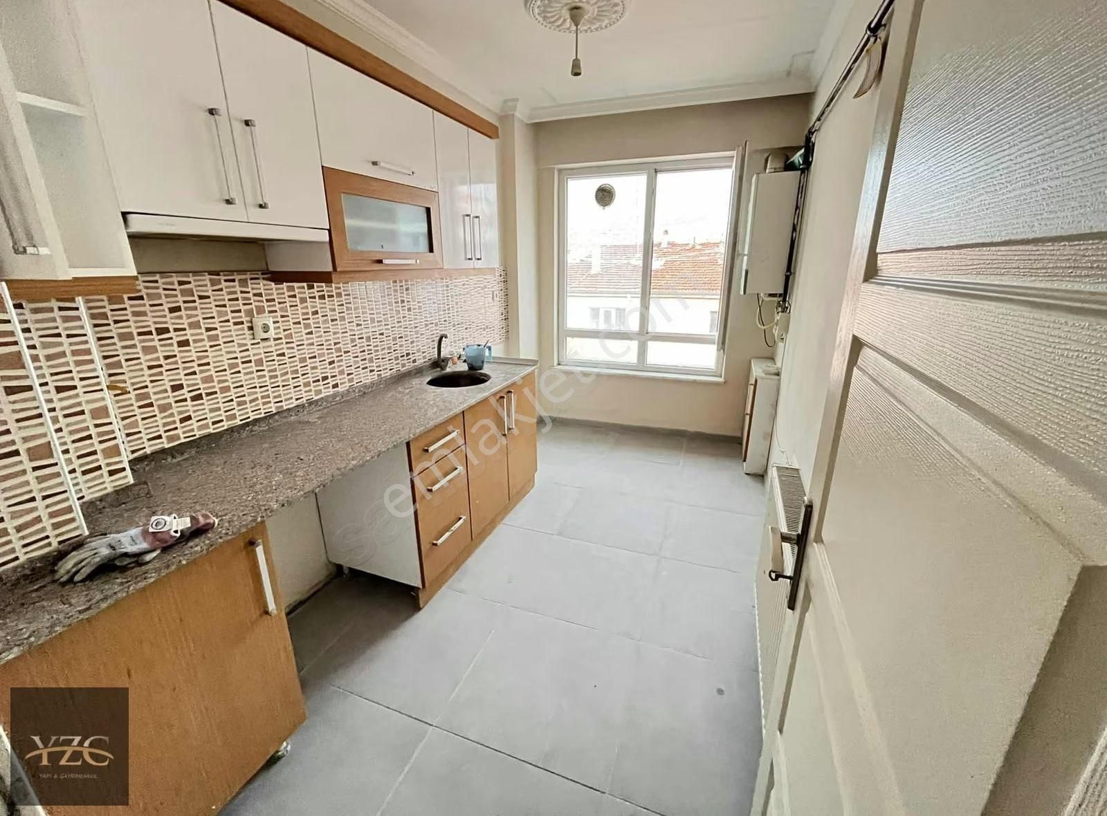 Yzg Yapıdan Çarşı Merkezde Kiralık Ayrı Mutfaklı Geniş Daire!!!