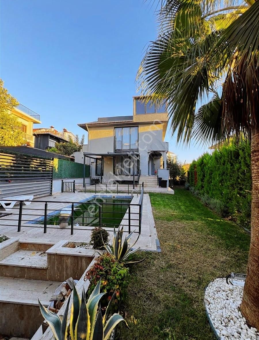 Pınartepe^de Müstakil Havuzlu Fuul Eşyalı Ultra Lüks Villa