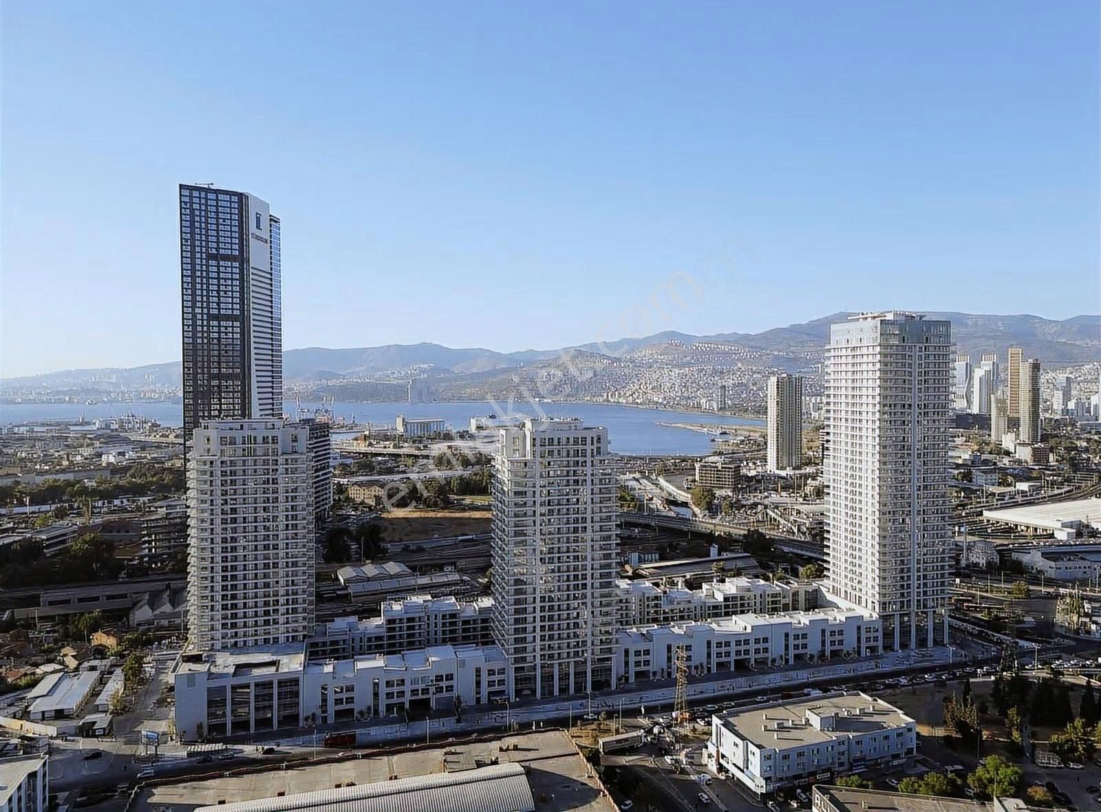 Konak Megapol İzmir Metro Yanı Kiralık 2+1 Büyük Tip Ofis