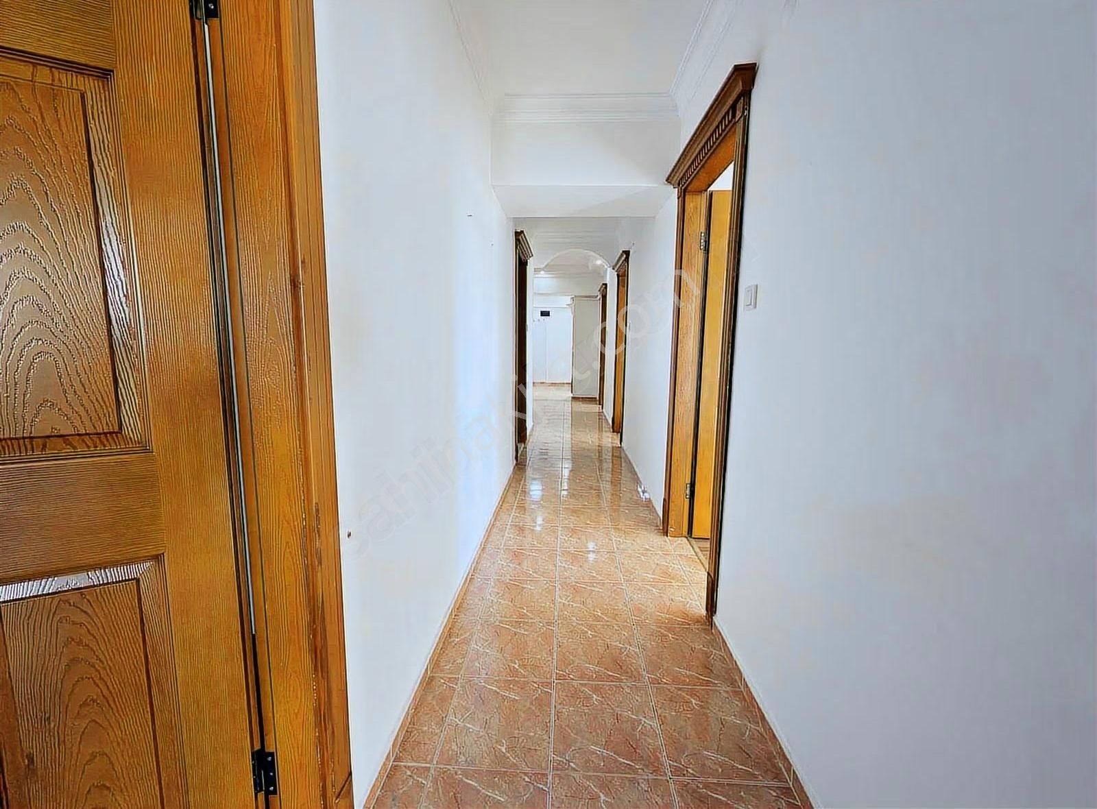 Bornova Kazımdirik Satılık Kapalı Otoparklı 4+1 Daire - Görsel 4